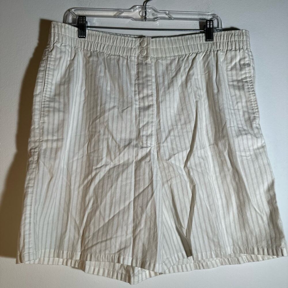 Woolrich White Striped Shorts